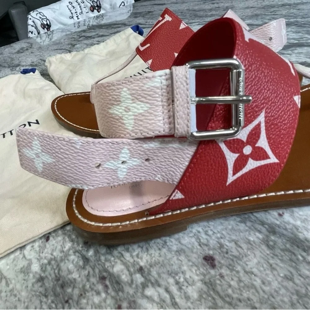 Louis Vuitton Red and Pink Sandals Louis Vuitton Escale Monogram Giant Red Pink - Picture 6 of 9
